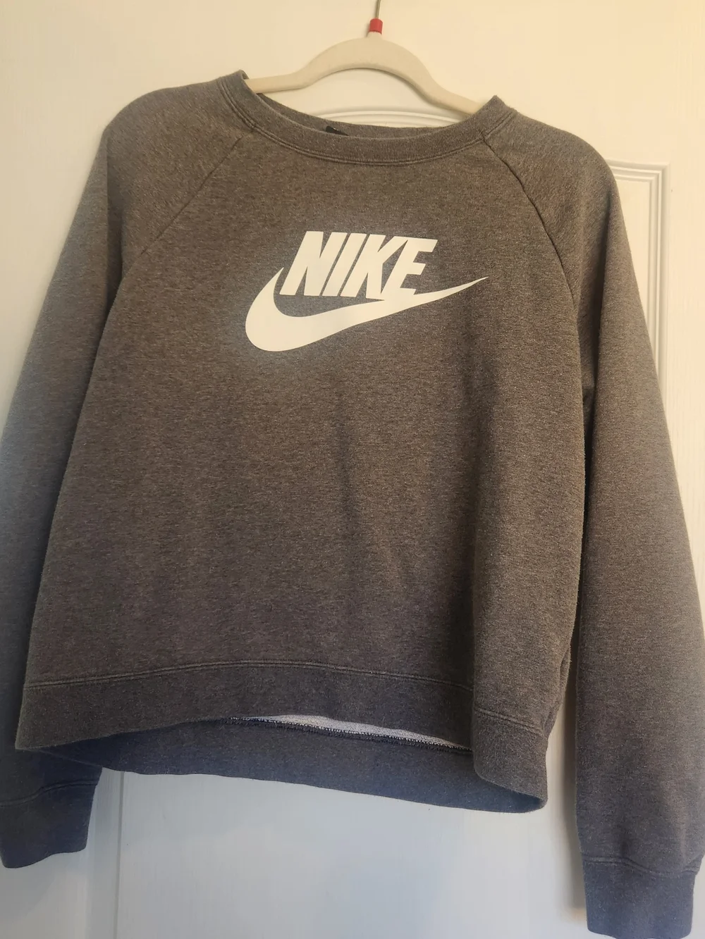 Nike Womens Gray Pullover Sweatshirt with White Swoosh M Euc